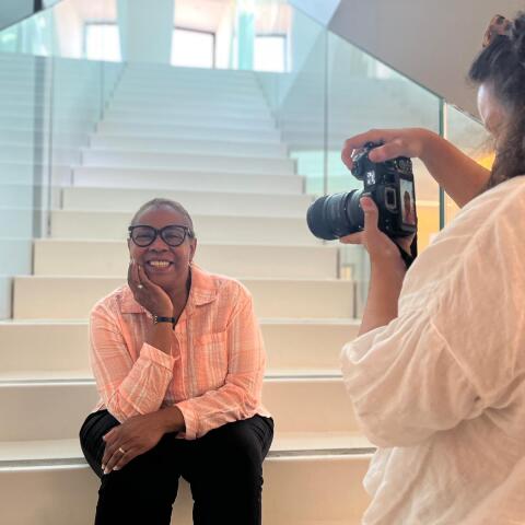 Η Σάρον Πρέστον – Φόλτα, η κόρη που δεν αναγνώρισε ποτέ ο μουσικός Λούις Άρμστρογνκ μιλάει στην ATHENS VOICE για την ταινία «Little Satchmo» και το βιβλίο της