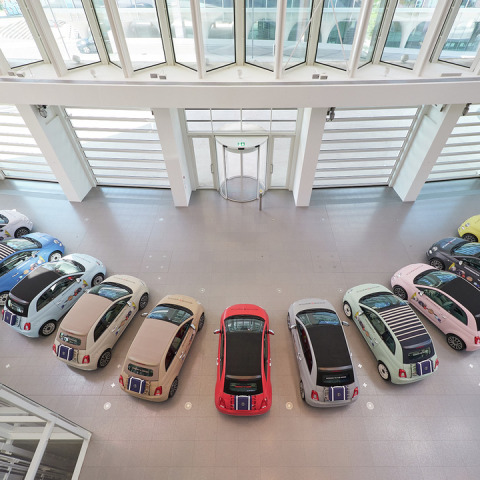 sc01_22_moonswatch_cars_hq_lobby_final_021