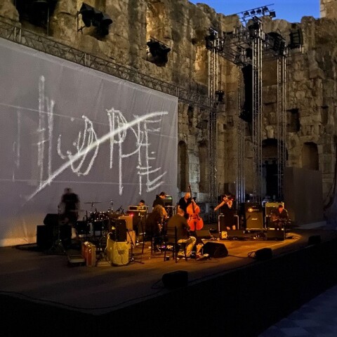 Από την συναυλία των GY!BE στο Ηρώδειο. 