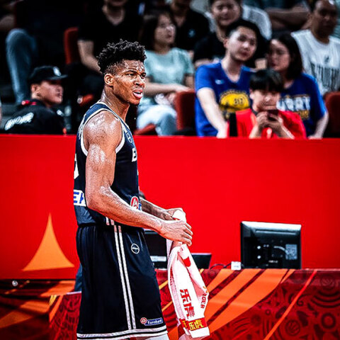 giannis-antetokounmbo