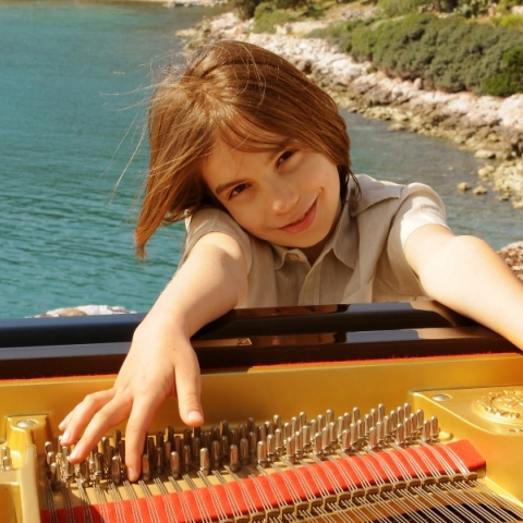 Ο Στέλιος Κερασίδης αναζητά την ελληνικότητα στην Αλβανία