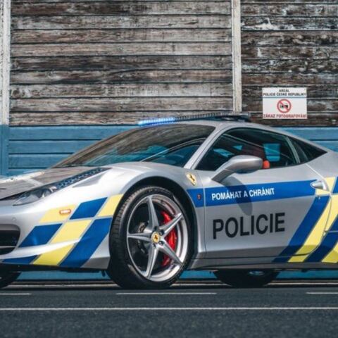 astynomia-tsexia-ferrari