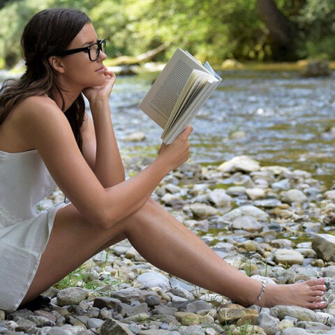 8 βιβλία ελληνικής λογοτεχνίας από τις εκδόσεις Βακχικόν