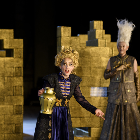 Η "Μήδεια" του Μποστ από το Εθνικό Θέατρο σε σκηνοθεσία Γιάννη Καλαβριανού