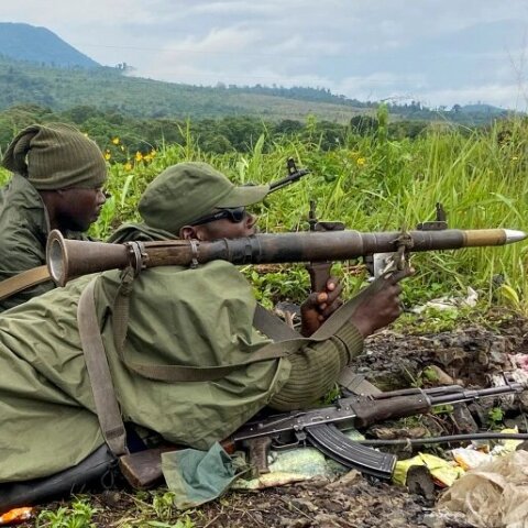 κονγκολεζοι-στρατιωτες-με-εκτοξευτη-πυραυλων-reuters