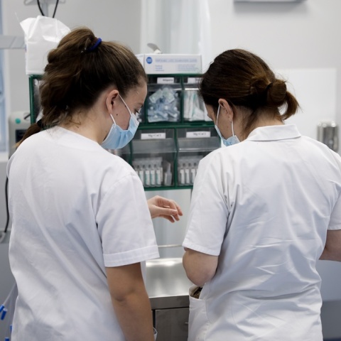 Νοσοκόμες σε μονάδα εντατικής θεραπείας