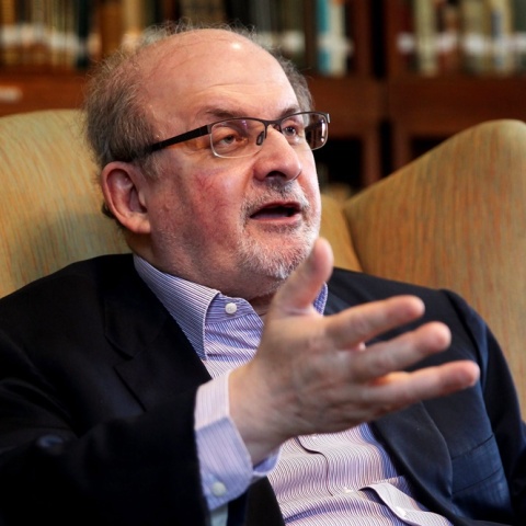 Ο συγγραφέας Salman Rushdie 