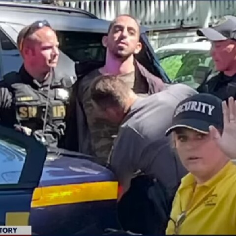 Ο δράστης της επίθεσης στον Σαλμάν Ρούσντι