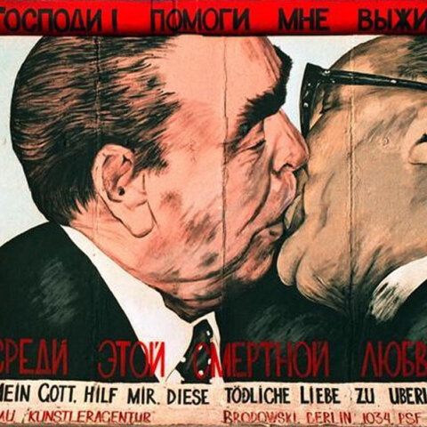 brezhnev-honecker-kiss-berlin