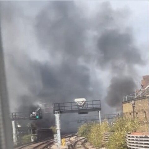 Φωτιά στο London Bridge στο Λονδίνο