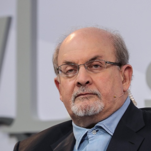Ο συγγραφέας Salman Rushdie 