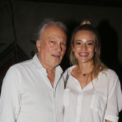 Ρόμπερτ Ουίλιαμς: Με τον δικό της τρόπο θέλησε να αποχαιρετήσει η κόρη του Ιλένια τον πατέρα της, που «έφυγε» από τη ζωή σε ηλικία 73 ετών την Κυριακή.