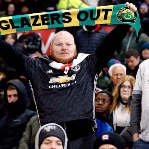 Οπαδοί της Μάντσεστερ Γιουνάιτεντ διαμαρτύρονται κατά των Γκλέιζερς