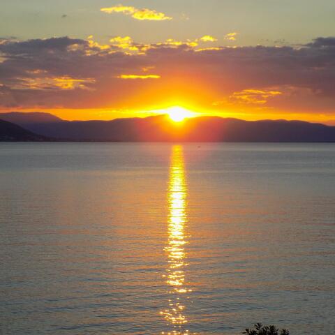 «Σαν Καλοκαίρι», το ποίημα της ημέρας από τη Σοφία Χηνιάδου-Καμπάνη