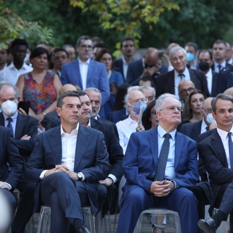 Αντισύριζα και Αντιμητσοτακικό μέτωπο