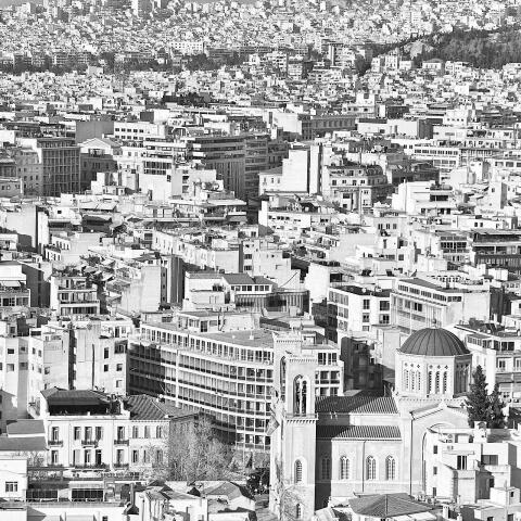 Ο Βρετανός συγγραφέας Richard Pine γράφει στους Irish Times για την κατάσταση στην Ελλάδα