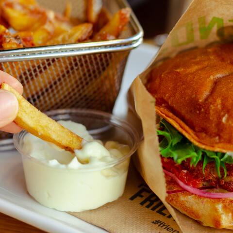 k8-hy8cztkphbq-unsplash