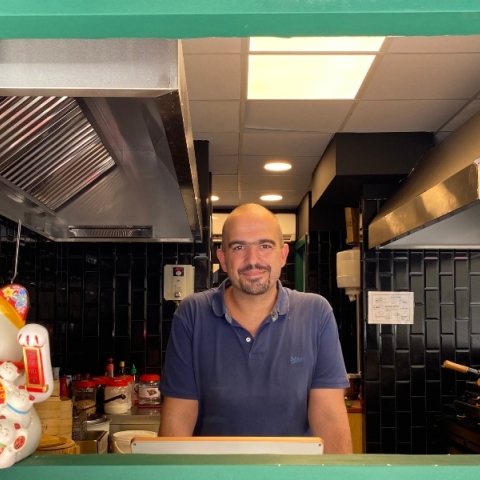 Ο Γιώργος Ζαχαριάδης, ιδιοκτήτης του Yum Cha Toom