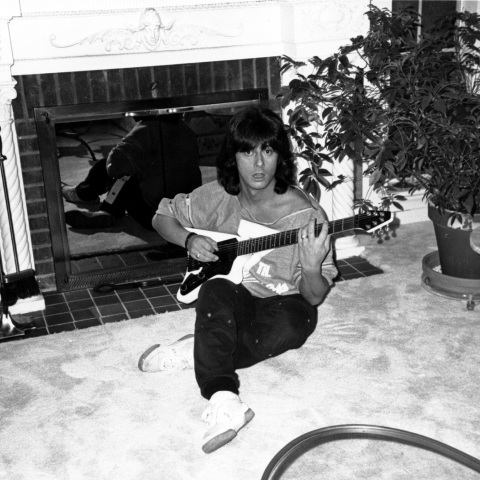 Joe Lynn Turner: Η εμφάνιση του rock τραγουδιστή χωρίς περούκα μετά από 57 χρόνια, το μήνυμα για το bullying που δέχθηκε και τα μηνύματα συμπαράστασης στα social media.