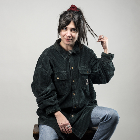 Dinara Records: Η Κωνσταντίνα Πανταζή, δημιουργός της δισκογραφικής ετικέτας που συνδέει τη Θεσσαλονίκη με τον πλανήτη του ανεξάρτητου ήχου, αφηγείται την ιστορία και τα μελλοντικά της βήματα. 