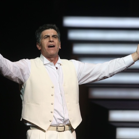 Γιάννης Μπέζος