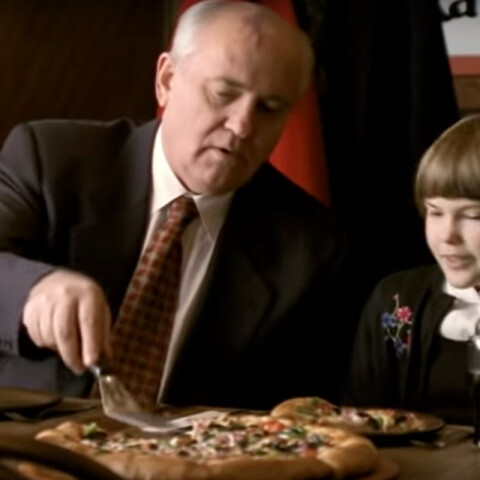 Οι διαφημίσεις του Μιχαήλ Γκορμπατσόφ για την Pizza Hut, τη Louis Vuitton και την ÖBB - Πώς αποφάσισε να πρωταγωνιστήσει ο τελευταίος ηγέτης της ΕΣΣΔ, μετά την πτώση της Σοβιετικής Ένωσης