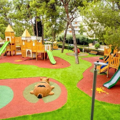 Γλυφάδα: Μια παιδική χαρά υπερπαραγωγή βγαλμένη από παραμύθι