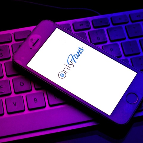 OnlyFans: Η εξέλιξη της συνδρομητικής πλατφόρμας για ενήλικους, η συμμετοχή των sex workers στην πανδημία, οι celebrities που το χρησιμοποιούν, τα κέρδη για τους δημιουργούς περιεχομένου και τα σχέδια για το μέλλον της