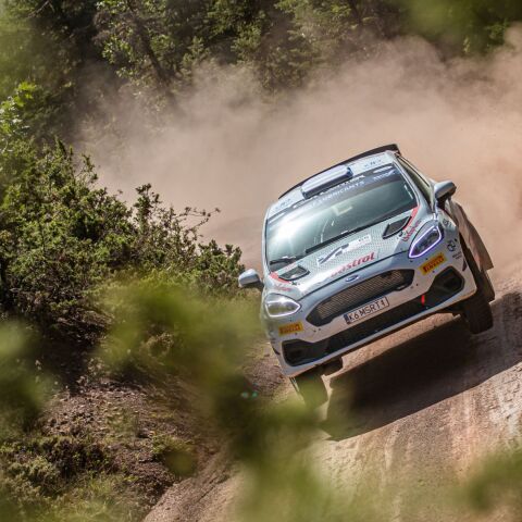 ΕΚΟ Ράλλυ Ακροπολις – Car Center: Καρανικόλας-Γιώργος Κακαβάς έφεραν το Ford Fiesta Rally3 στα χρώματα της Athens Voice, στη δεύτερη θέση της κατηγορίας τους WRC3 Open.