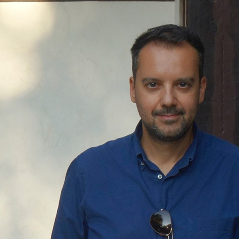 Κωνσταντίνος Τσιαμπάος, αναπληρωτής καθηγητής στη Σχολή Αρχιτεκτόνων Μηχανικών του Ε.Μ.Π. όπου διδάσκει ιστορία και θεωρία της αρχιτεκτονικής