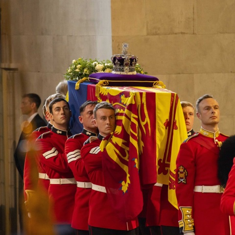 Η σορός της Ελισάβετ Β’