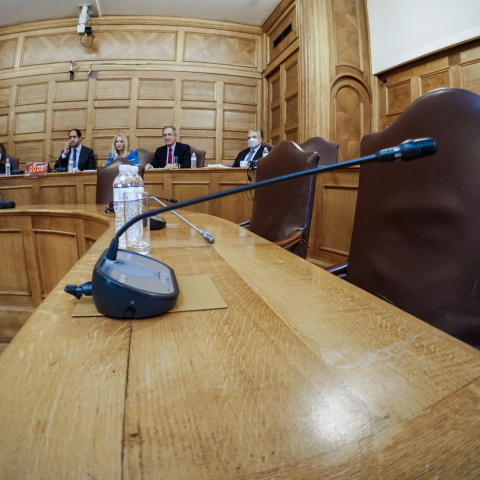 Εξεταστική Επιτροπή για τις παρακολουθήσεις