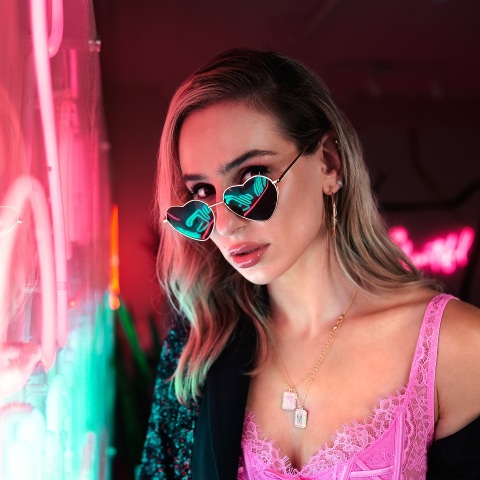 H Kid Moxie διασκεύασε το «Creep» των Radiohead για τη νέα σειρά του Χριστόφορου Παπακαλιάτη, «Maestro»