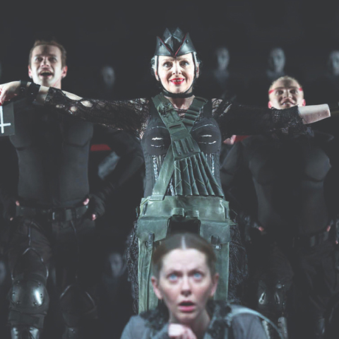 «Μάνα Κουράγιο» του Μπέρτολτ Μπρεχτ σε σκηνοθεσία Θεόδωρου Τερζόπουλου