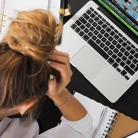 Quiet quitting: Με ποιον τρόπο η γενιά Ζ παραιτείται από τη δουλειά;