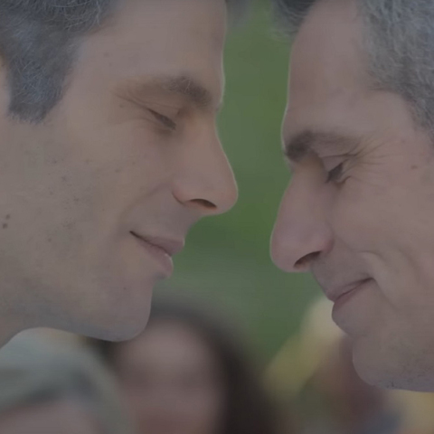 Ο Μάριος Αθανασίου και ο Όμηρος Πουλάκης στην νέα καμπάνια του ΣΥΡΙΖΑ