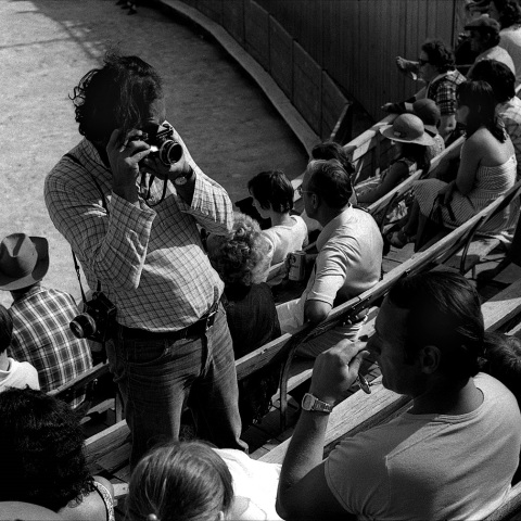 Αφιέρωμα στο έργο του φωτογράφου William Klein που έφυγε από τη ζωή σε ηλικία 96 ετών - Πώς άλλαξε με το στιλ του τη φωτογραφία του 20ού αιώνα