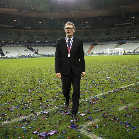 O Λοράν Μπλαν στον Ολυμπιακό; Όλα τα σενάρια για τον επόμενο προπονητή του πειραϊκού συλλόγου - Έντονη ονοματολογία μετά την ήττα από τον Άρη που κόστισε τη θέση του Κορμπεράν. 