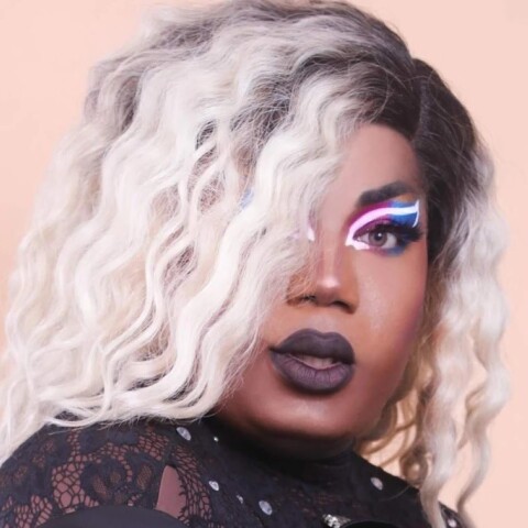 Πρόωρο τέλος επί σκηνής για την 25χρονη αμερικανίδα drag queen Valencia Prime, η οποία κατέρρευσε κατά τη διάρκεια περφόρμανς και κατέληξε λίγα λεπτά αργότερα. 