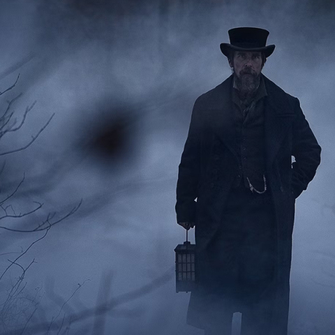 Ο Κρίστιαν Μπέιλ στον ρόλο του Ογκάστους Λάντορ στην ταινία «Βλέμμα από γαλάζιο»