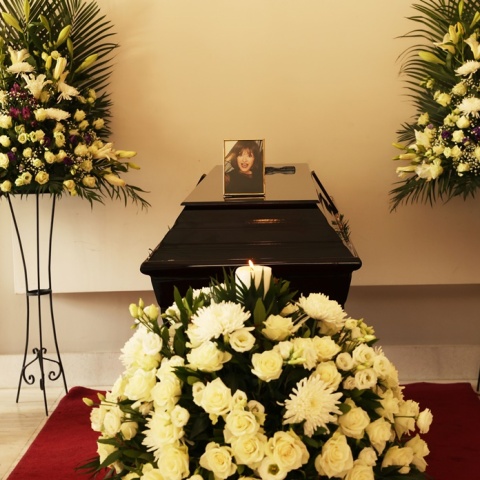 Κηδεία Μάρθας Καραγιάννη: Το φέρετρο της ηθοποιού