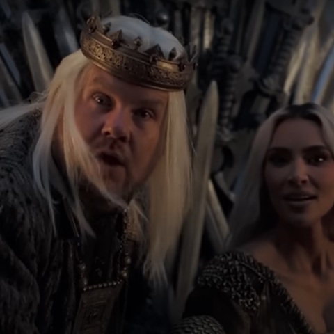 «House of the Dragon»: Η οικογένεια Καρντάσιαν συνεργάστηκε με τον Τζέιμς Κόρντεν για ένα σκετς - παρωδία της γνωστής σειράς του HBO. 