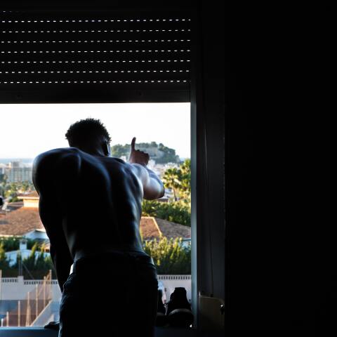 Κοζάνη: Γυμνός άνδρας περιφερόταν ανενόχλητος στο κέντρο της πόλης - Χρειάστηκε η επέμβαση της ομάδας ΔΙΑΣ για να απομακρυνθεί.