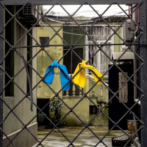 Εκκλήσεις για… συγκεντρώσεις υπέρ της «ειρήνης», ενώ το καθεστώς υποχωρεί