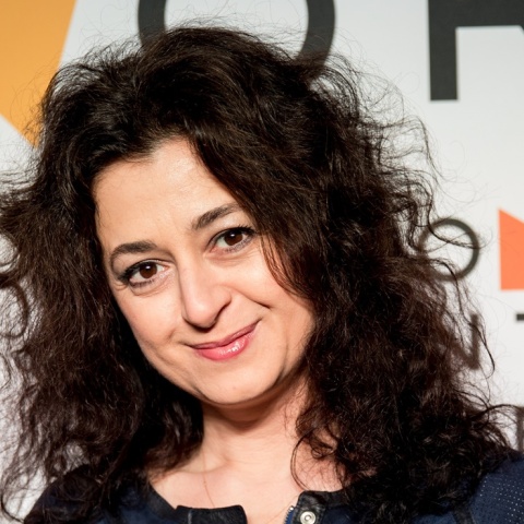 Η Τουρκάλα συγγραφέας, Ετζέ Τεμελκουράν