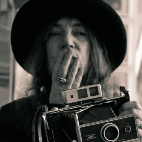 Patti Smith: Η Ζωή Μέσα Από Μια Φωτογραφία
