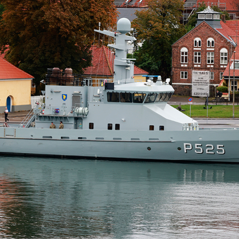 Στρατιωτικό σκάφος της Δανίας σε λιμάνι του νησιού Bornholm στη Βαλτική, όπου διέρρευσε ο αγωγός Nord Stream 