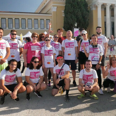 Ομάδα δρομέων της Teleperformance στο Greece Race For The Cure 2022