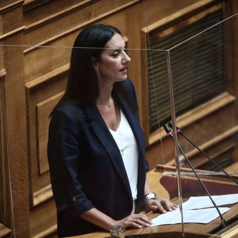 Η βουλευτής της ΝΔ, Νόνη Δούνια