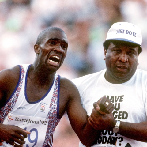 Την τελευταία του πνοή άφησε ο Τζιμ Ρέντμοντ, πρωταγωνιστής σε μια αξέχαστη στιγμή των Ολυμπιακών Αγώνων - Βοήθησε τον τραυματία γιο του να τερματίσει.